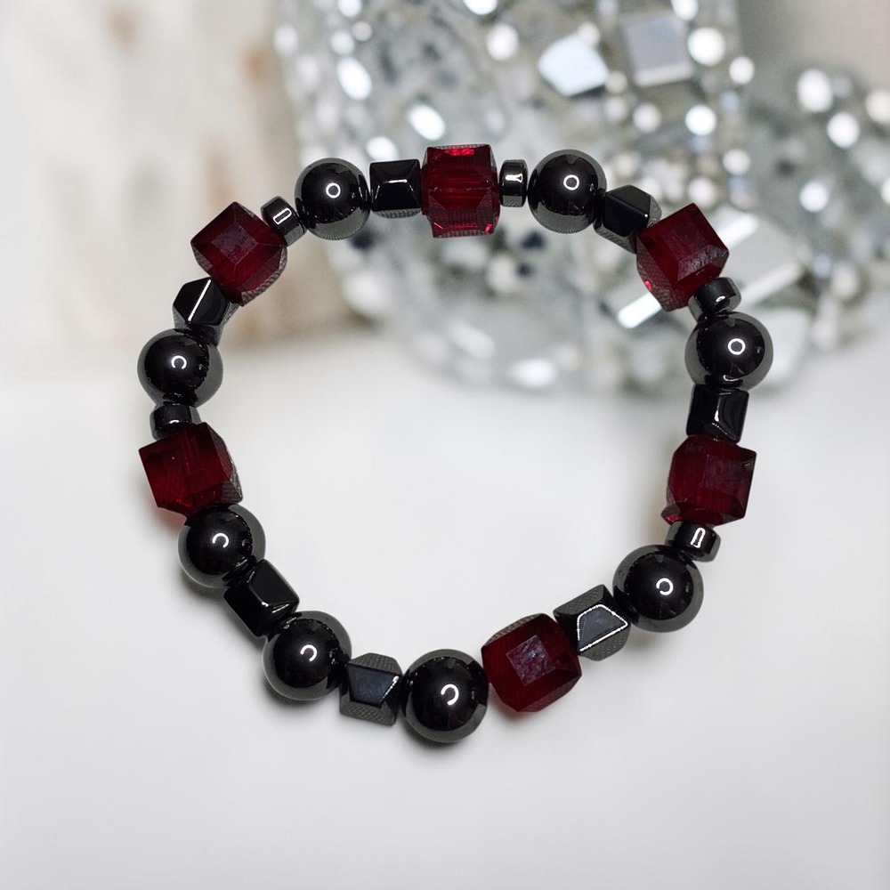 Hematite and Red Glass Cube Stretch Bracelet Gunmetal Beaded Geometric 7 Inch